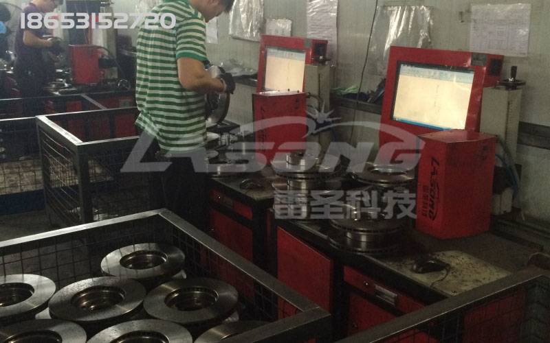 氣動剎車盤打標(biāo)機(jī) 生產(chǎn)現(xiàn)場